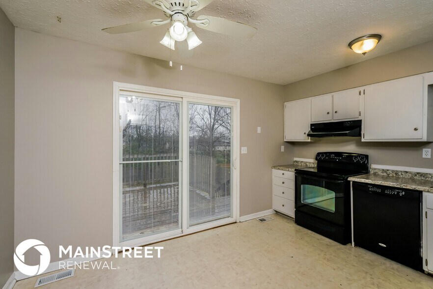 Building Photo - 10509 Hillpark Dr
