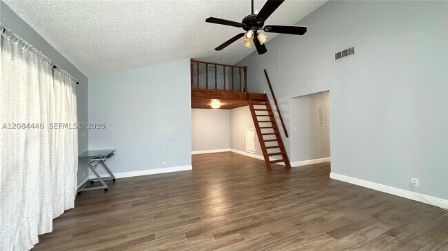 Building Photo - 566 SW 20th Ct