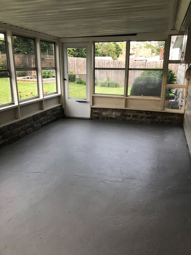 Building Photo - BROMLEY