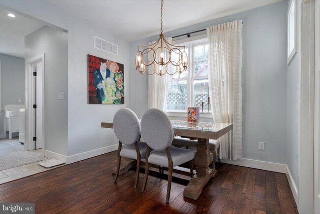 Building Photo - 3741 River Rd