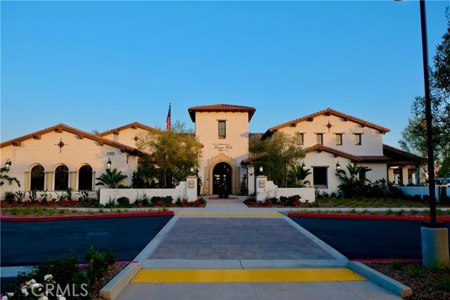 Building Photo - 3368 C. Luna Nueva