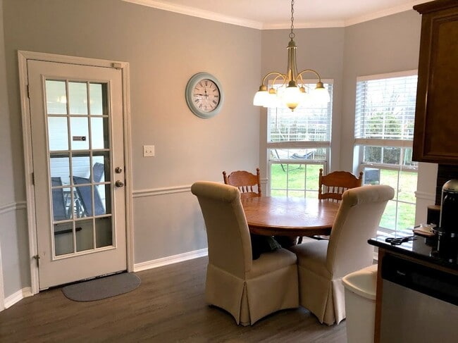 Building Photo - Northgate Village Home.