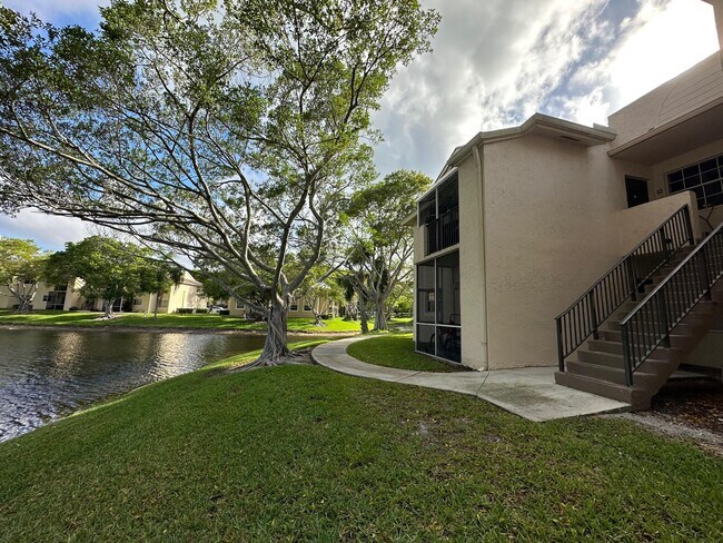 Building Photo - 720 Cypress Ln