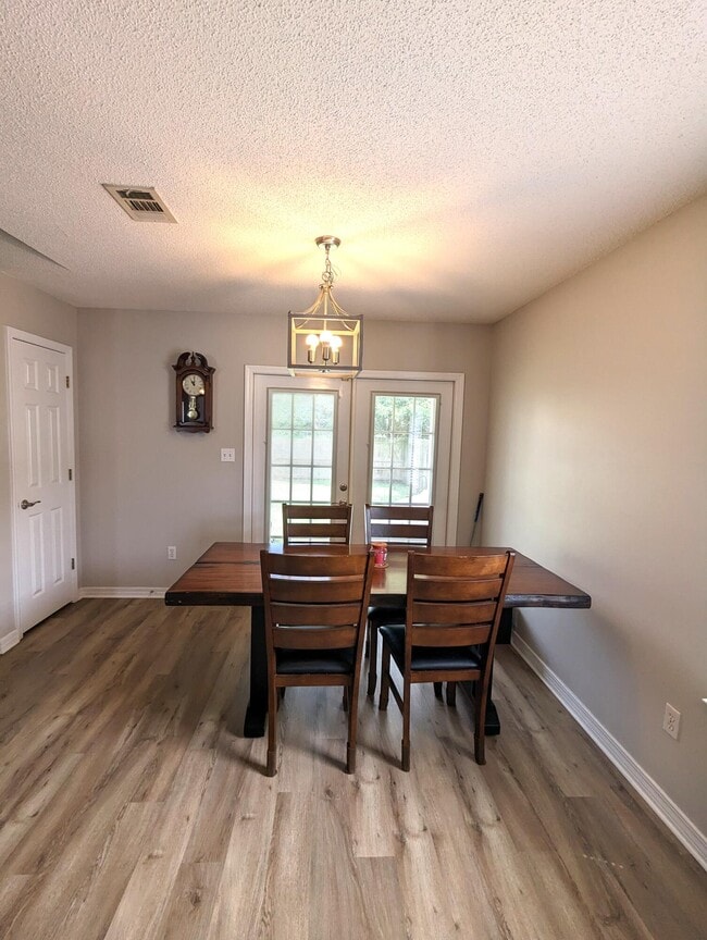 Building Photo - 1812 Brick Cir
