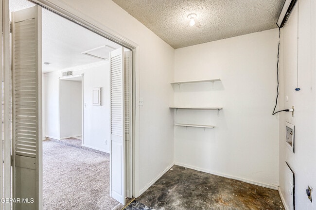Building Photo - 3008 Gaston Dr