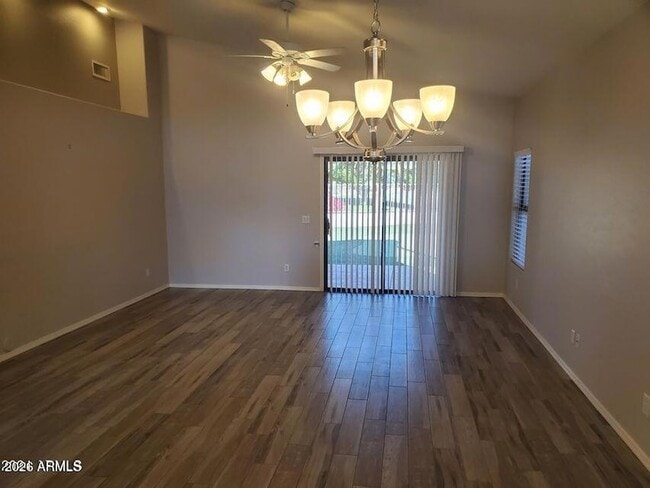 Building Photo - 1848 E Chilton Dr