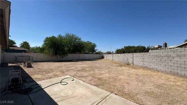 Building Photo - 4745 E Lana Dr
