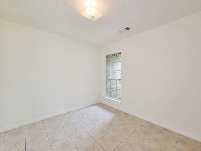 Building Photo - 3307 Pine Dust Ln