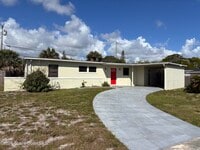 Building Photo - 1010 Bianca Dr NE