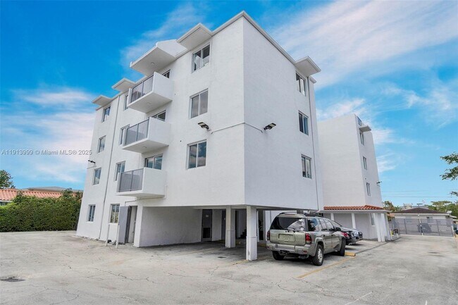 Building Photo - 620 SW 10th St