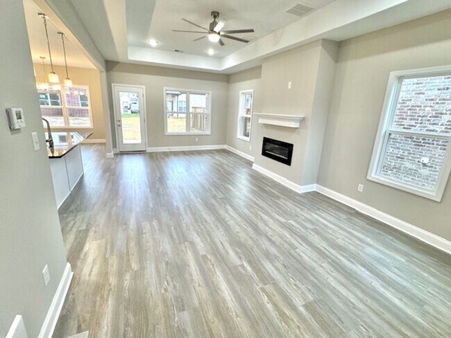 Building Photo - 568 Rosalie Woods Dr