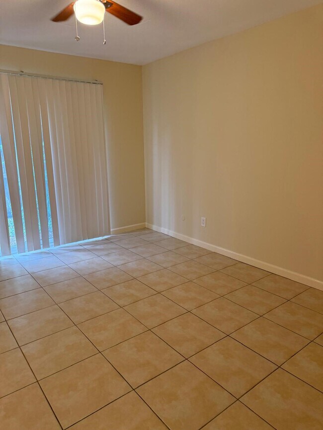 Building Photo - 6402 Del Monte Dr