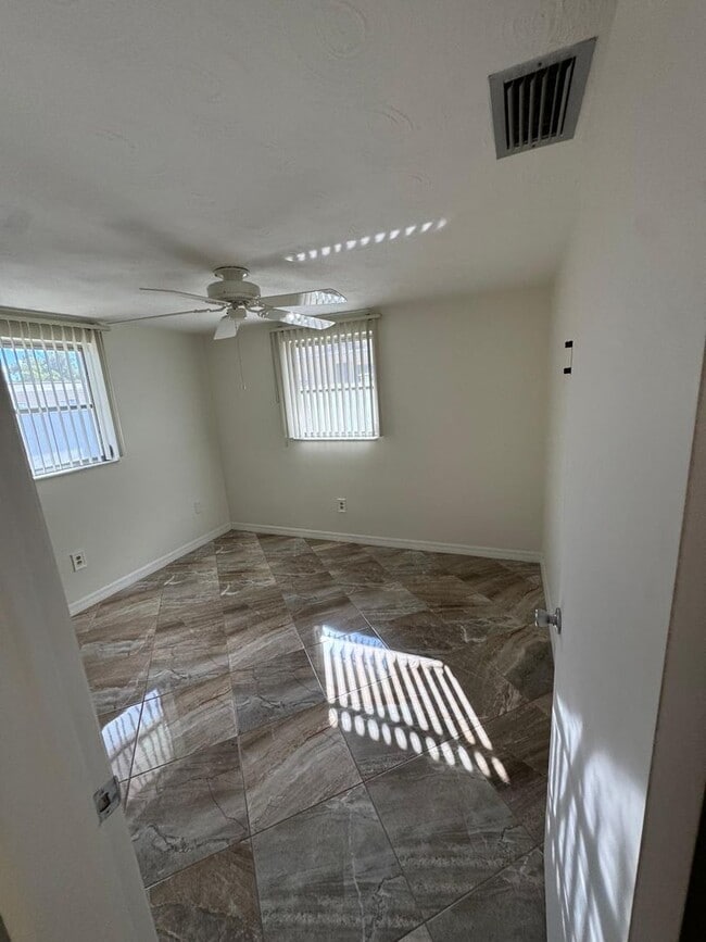 Building Photo - Charming 2–3 Bedroom Home in Holiday, FL!
