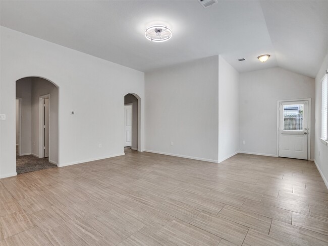Building Photo - 10026 Thicket Park Ln