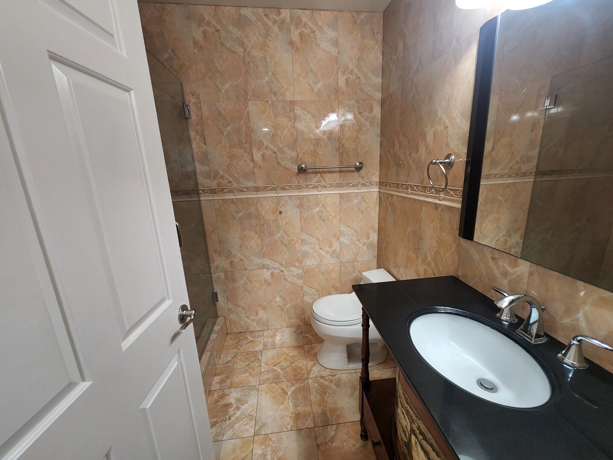 Building Photo - 212 N Jackson St