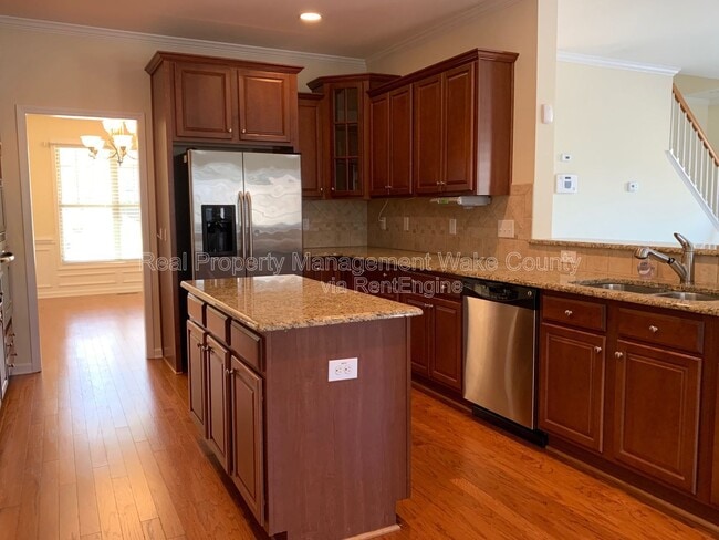 Building Photo - 512 Sandy Whispers Pl