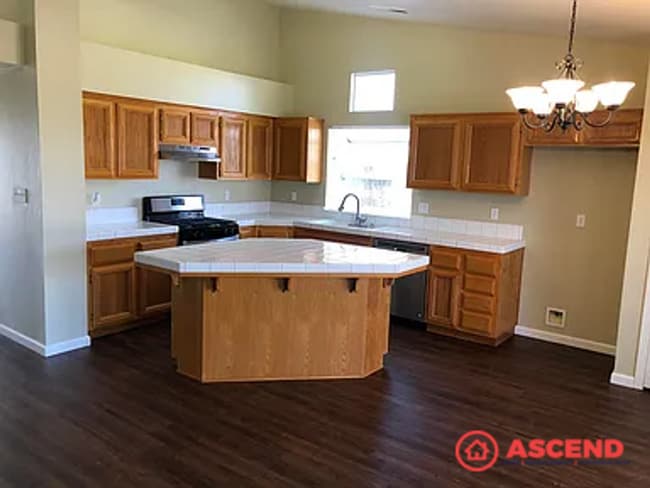 Building Photo - Fantastic Home Located In Rosedale!