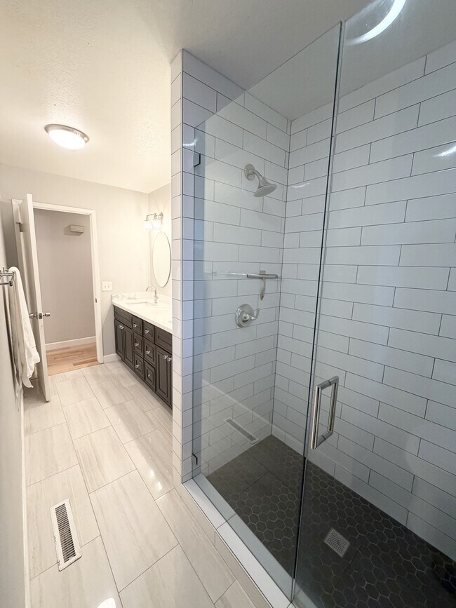 Building Photo - 5427 Yerba Buena Rd