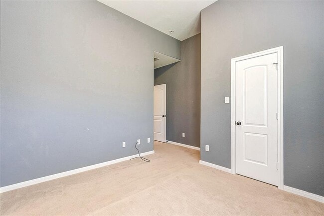 Building Photo - 16 Cheswood Manor Court