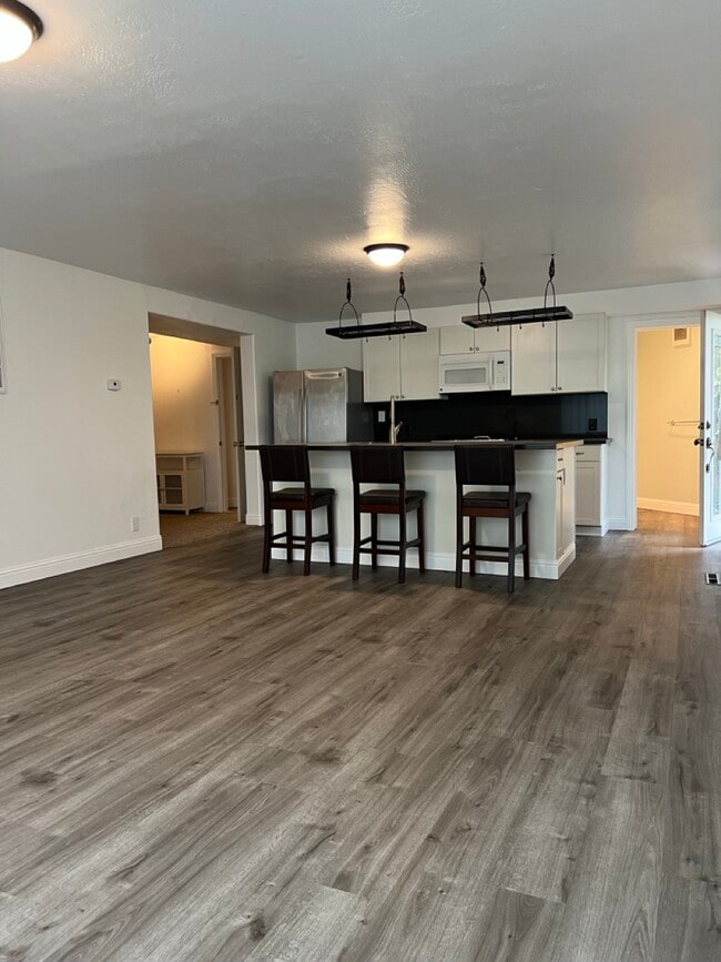 Building Photo - 3 Rolph Park Ct