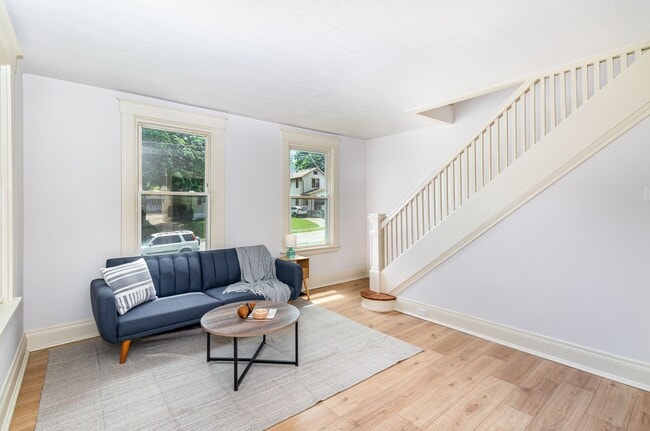 Building Photo - Chic Comfort & Space in North College Hill