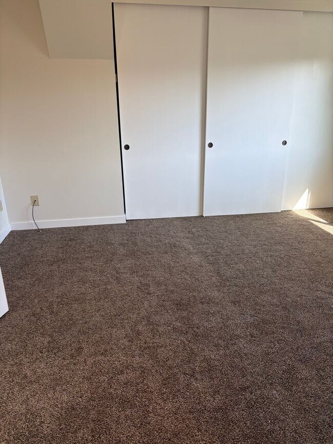 Building Photo - Beautifully remodeled 3 Bedroom 2.5 Bath Condo in El Cajon