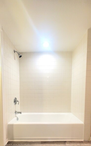 Building Photo - 3658 W Cortland St