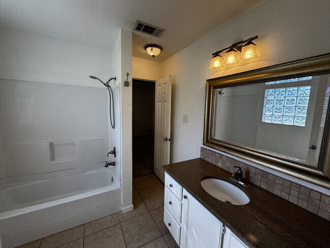 Building Photo - Stunning home located near Frank Higginbot...