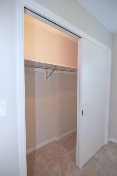 Building Photo - 606 12th Ave NE