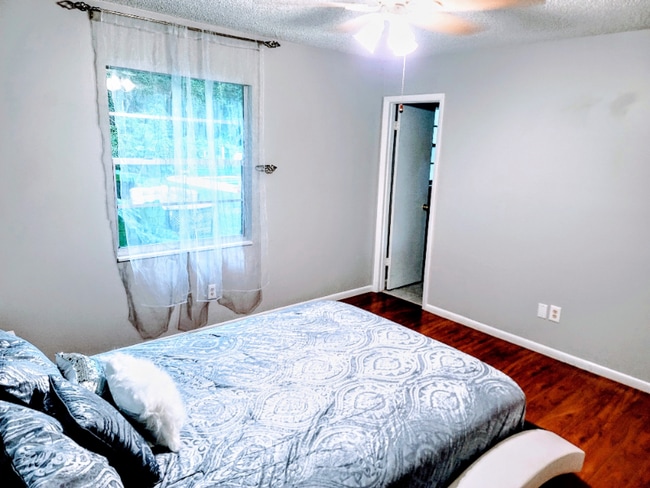 Building Photo - 10777 Bolyard Dr