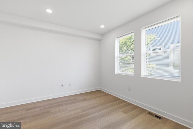 Building Photo - 2123 N 9th St