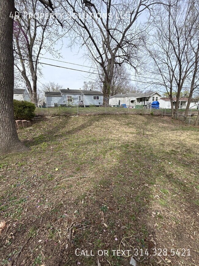 Building Photo - 1223 Bakewell Dr