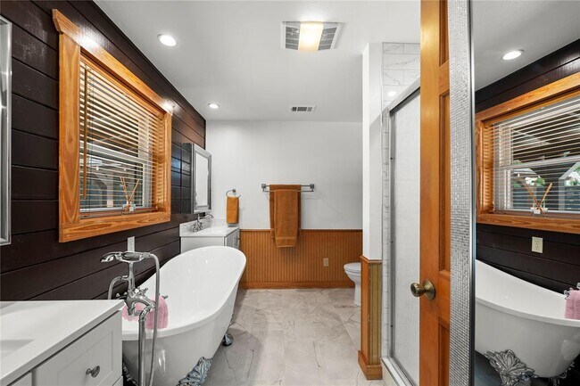 Building Photo - 5597 Cliff Ln