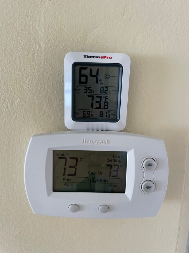 Building Photo - 4750 Cove Cir