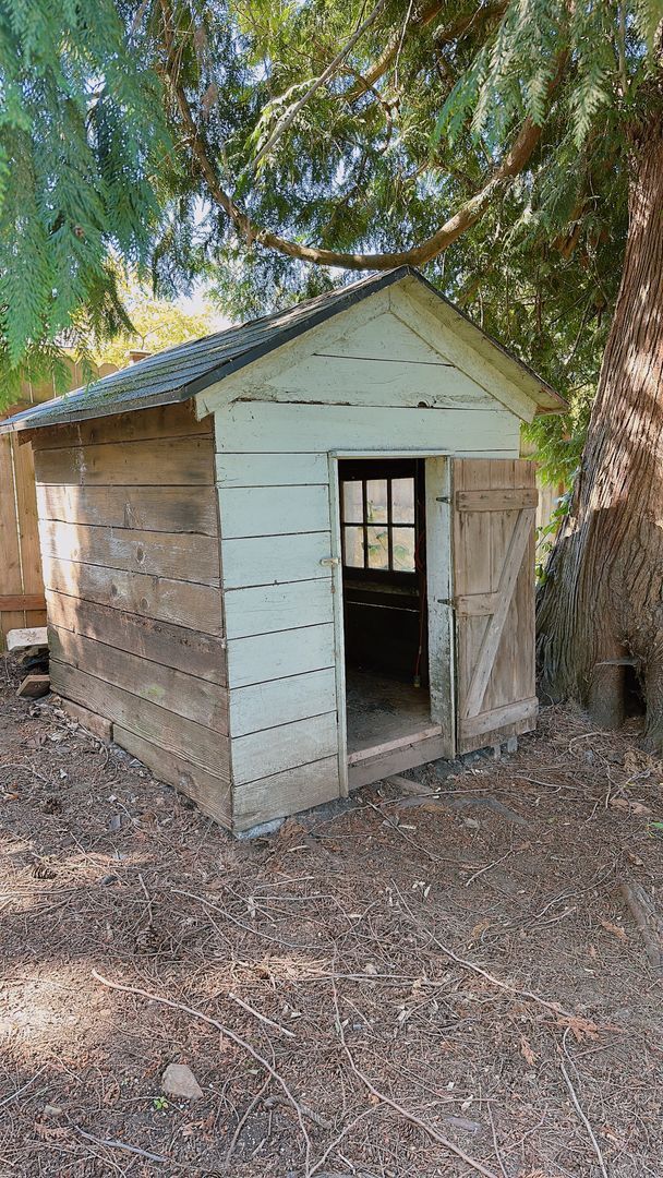Building Photo - Cute 3bdrm/1 bath cottage with big yard