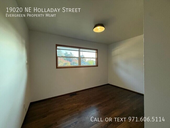 Building Photo - 19020 NE Holladay St