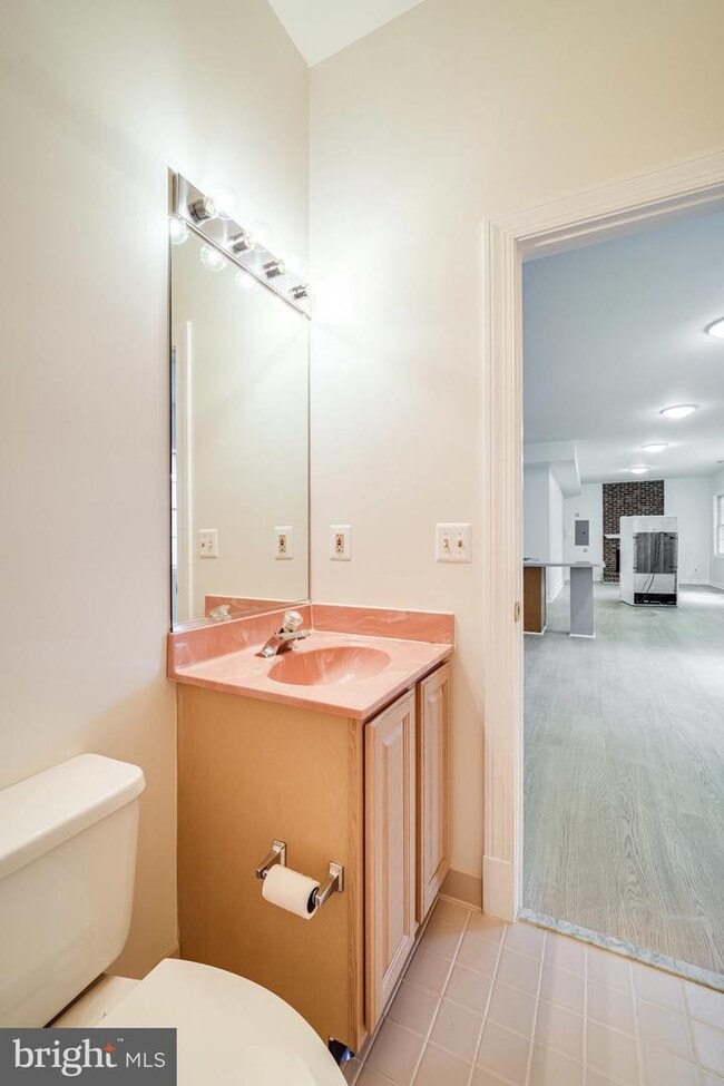 Building Photo - 6207 Woodland Lake Dr