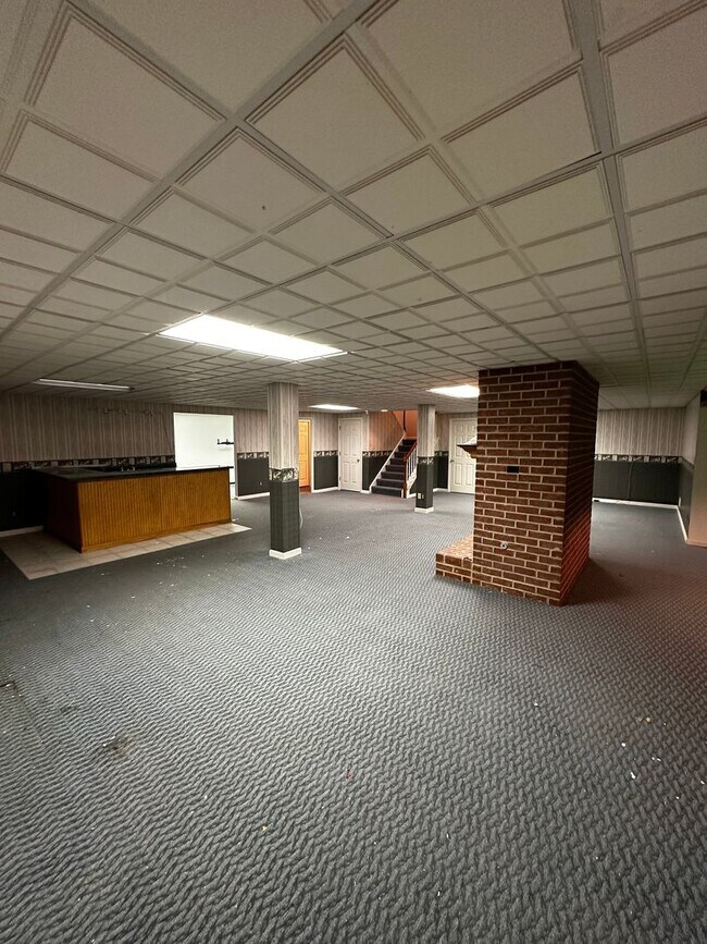 Building Photo - 1250-1254 Evans City Rd