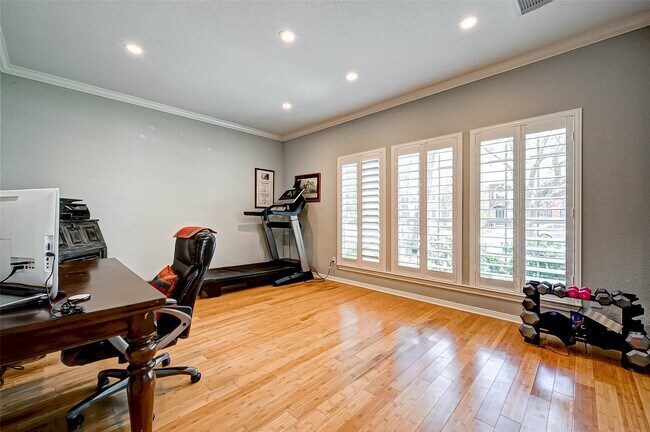 Building Photo - 14 Bradford Cir