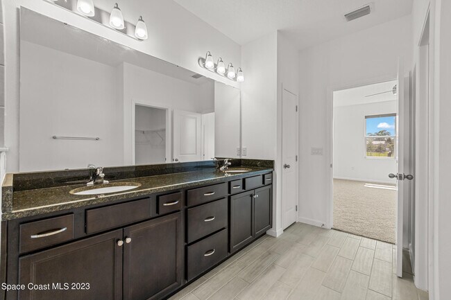 Building Photo - 285 Loymer Cir