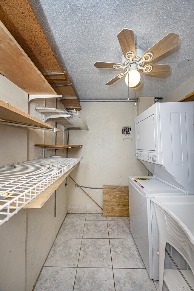 Building Photo - 2734 Ponce De Leon Blvd