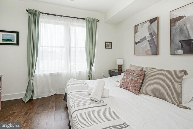 Building Photo - 1332 S Bouvier St