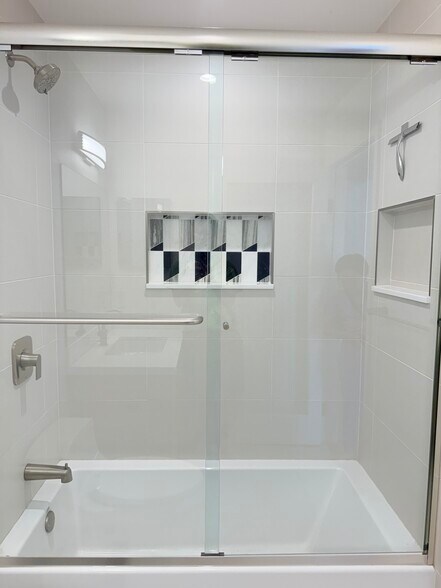 Full Bathroom Angle 3 (3rd Floor) - 1878 N Alvarado St