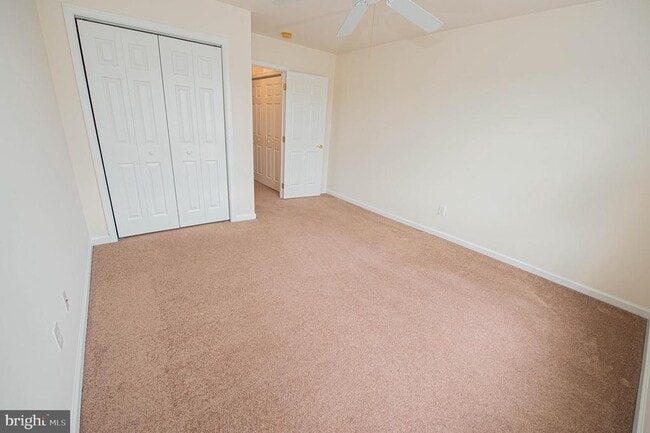 Building Photo - 438 Parkview Ct