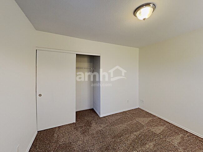 Building Photo - 11762 Elizabeth Cir