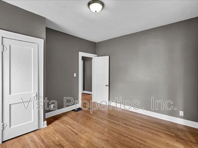 Building Photo - 3220 Grant Ave