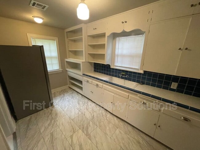 Building Photo - 1126 NW 55th St