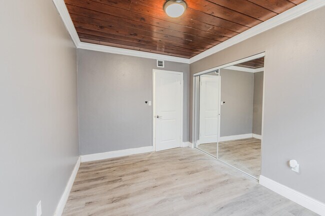 Building Photo - 112 W 34th St