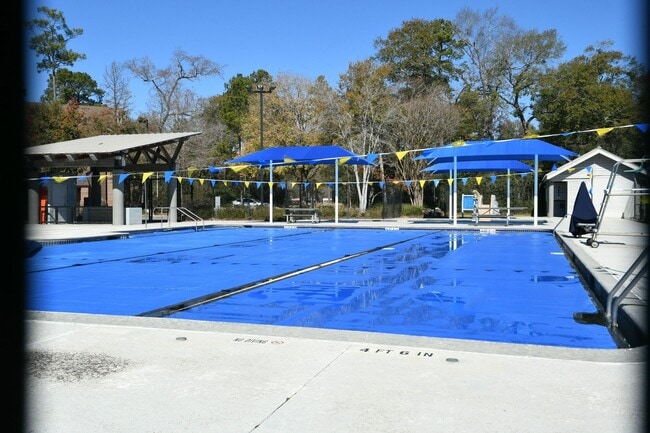 Building Photo - 26 Yewleaf Rd