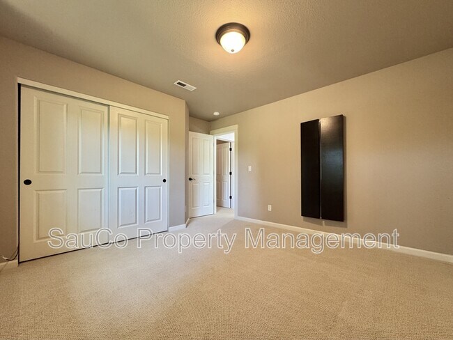 Building Photo - 7182 NE Rockridge Pl